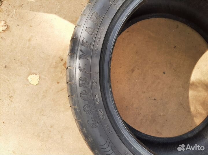 Goodyear EfficientGrip 245/45 R17 99Y