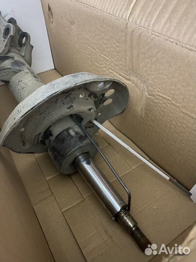 Передние стойки Kia Ceed 2010г