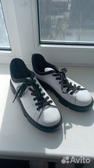 Спортивные туфли 39 размер