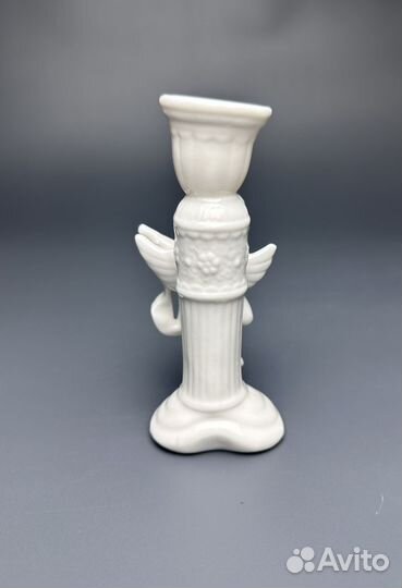 Фарфоровый подсвечник