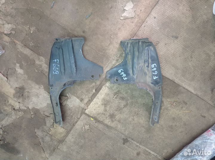 Задние пыльники бампера на хонду цивик 5 д