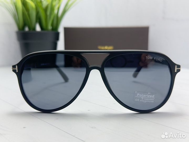 Солнцезащитные очки tom ford