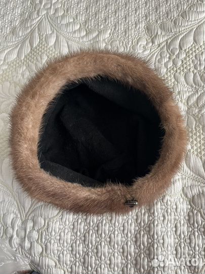 Берет из норки