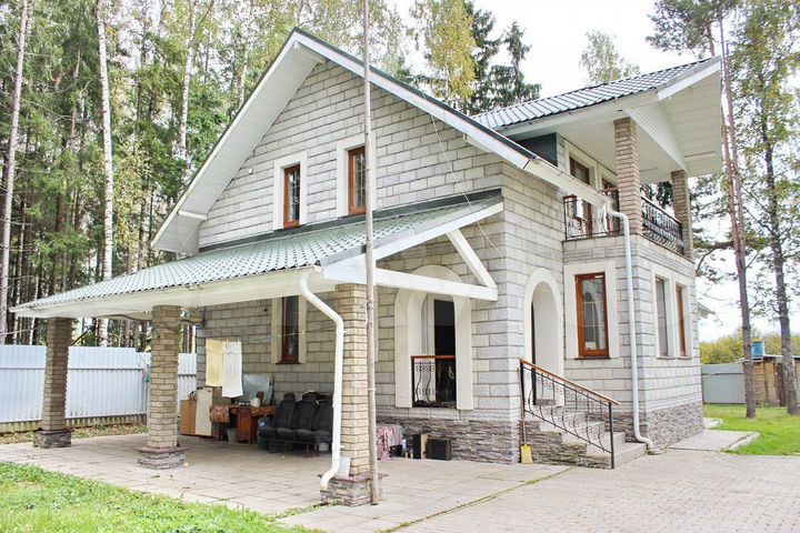 Коттедж 151 м² на участке 16 сот.