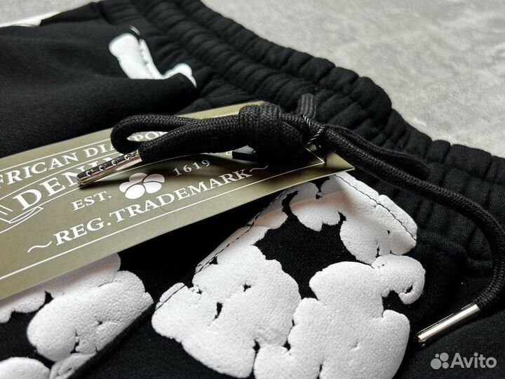 Штаны Denim Tears чёрные с белым принтом (тренд)