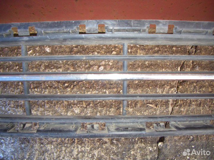 Решётка переднего бампера Киа Рио с15-17г sdn