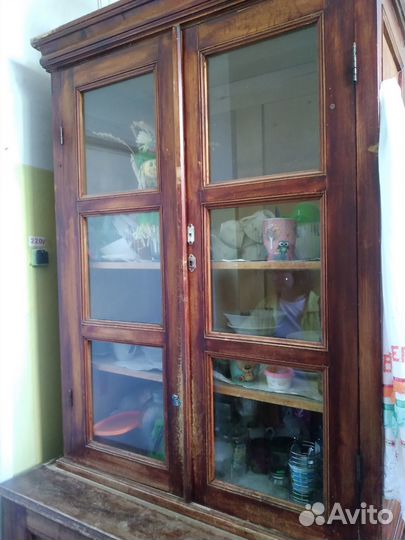 Старинный буфет-сервант