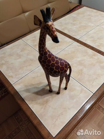 Фигурка - жираф