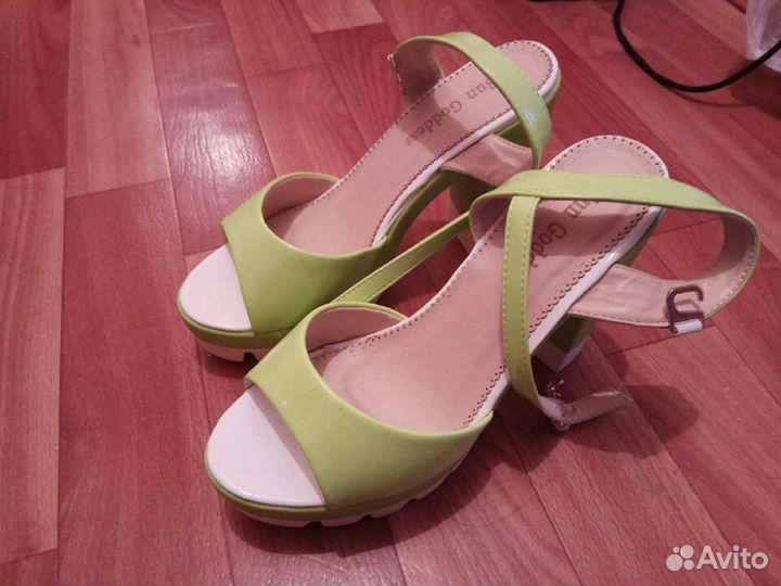 Женские вещи