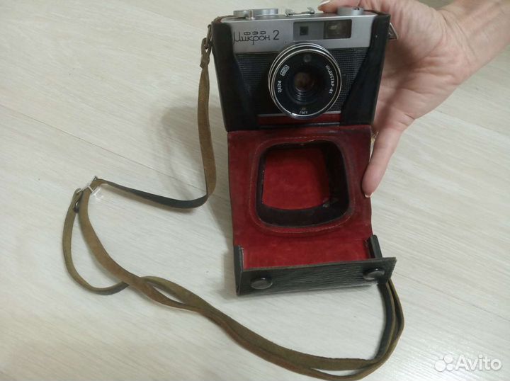 Пленочный фотоаппарат фэд Микро-2 и фотовспышка