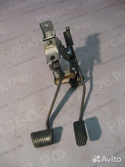 Педали тормоза, газа Шевроле Авео