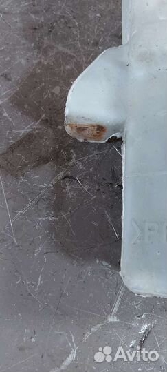 Расширительный бачок Mitsubishi Mirage 4