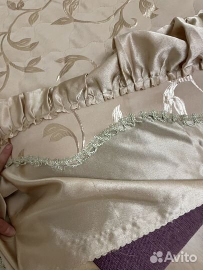 Покрывало с подушками