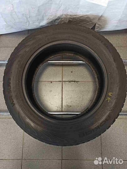 Nokian Tyres WR 225/60 R17