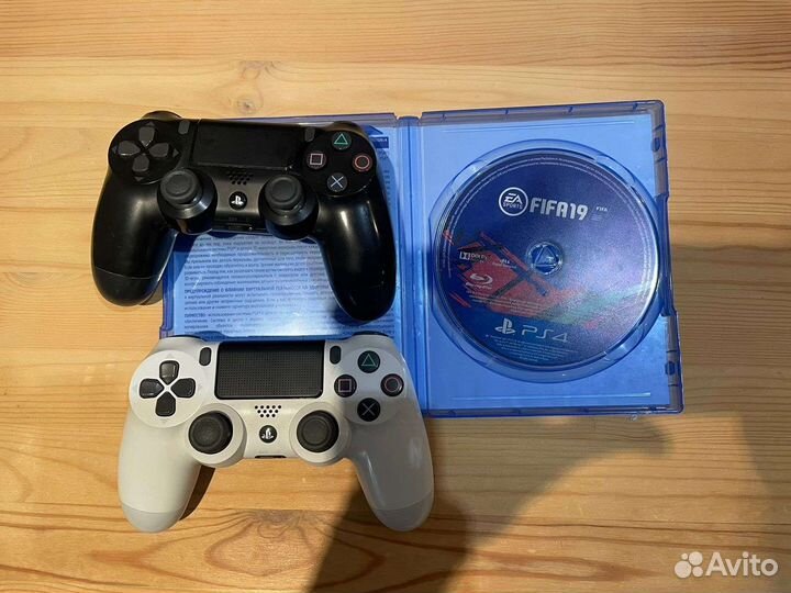 Sony PS4+2 геймпада