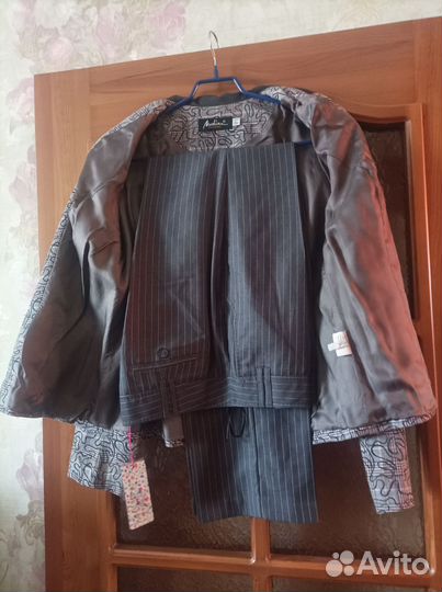 Костюм женский