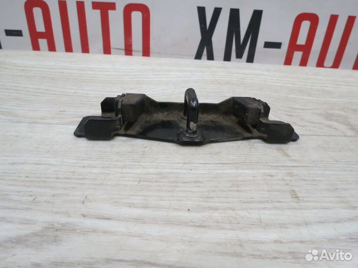 Ответная часть замка багажника Ford Focus 3