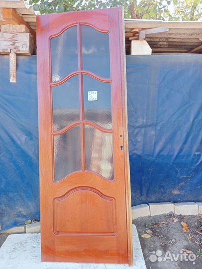 Двери межкомнатные из массива