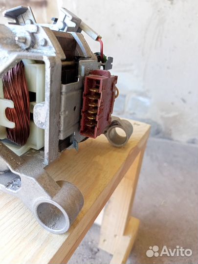 Двигатель от стиральной машины