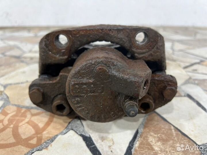 Суппорт тормозной Renault Symbol седан 1.4