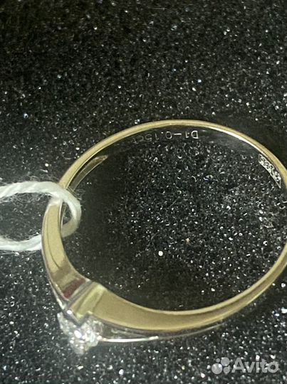 Золотое кольцо с натуральным природным бриллиант