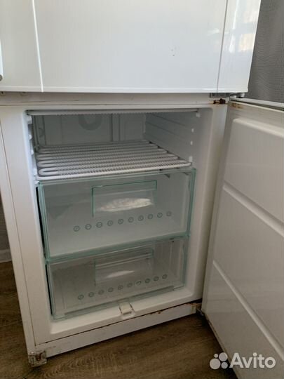 Холодильник бу Electrolux