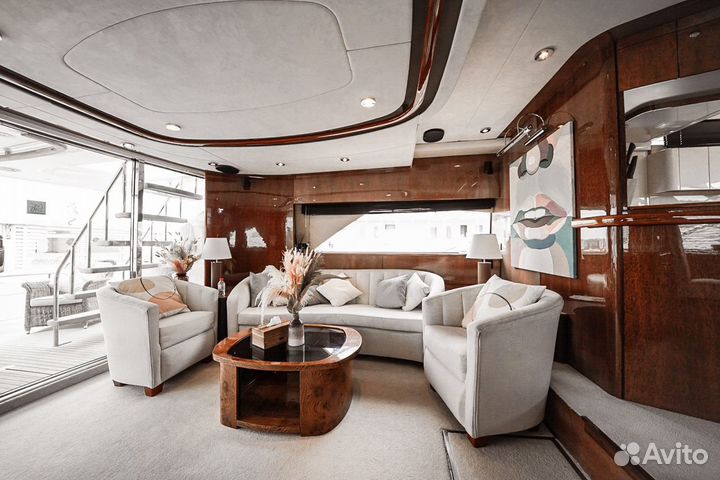 Аренда роскошной яхты с обслуживанием Москва