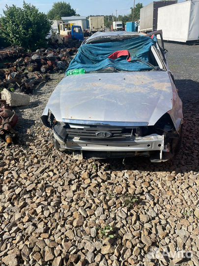 LADA Priora 1.6 МТ, 2011, битый, 180 000 км