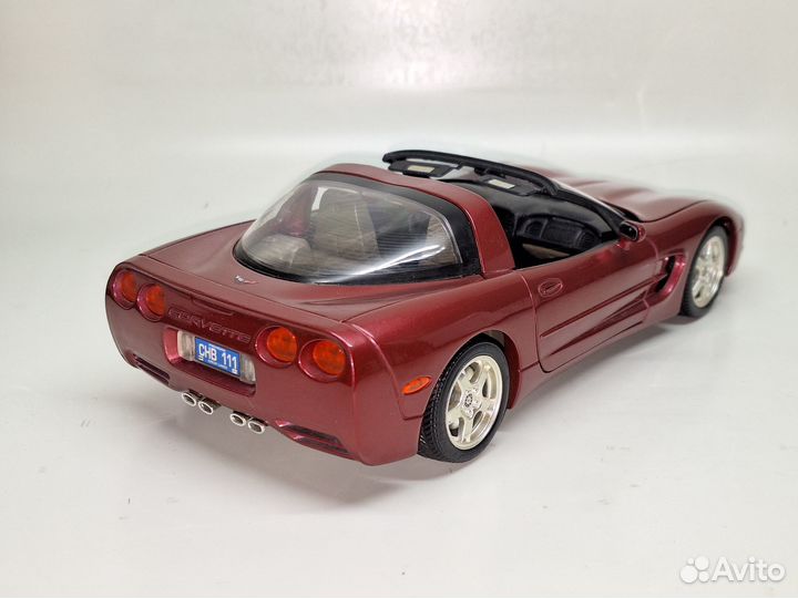1997 Chevrolet Corvette C5 (Burago 1:18)