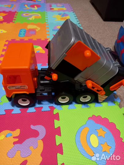 Мусоровоз игрушка