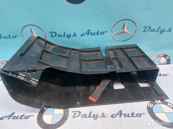 Ящик под инструмент Mercedes-Benz E-Class W211