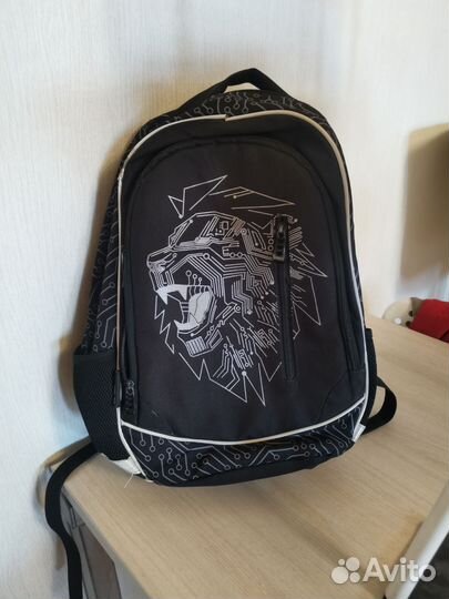 Школьный рюкзак б/у