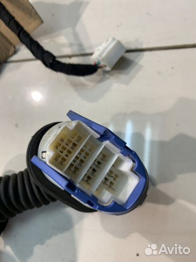 Электропроводка двери (передняя, правая)