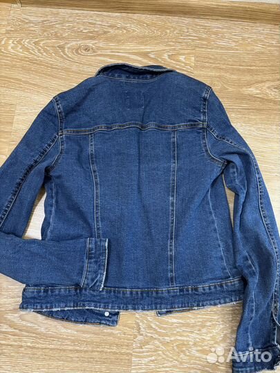 Джинсовая куртка bershka размер S
