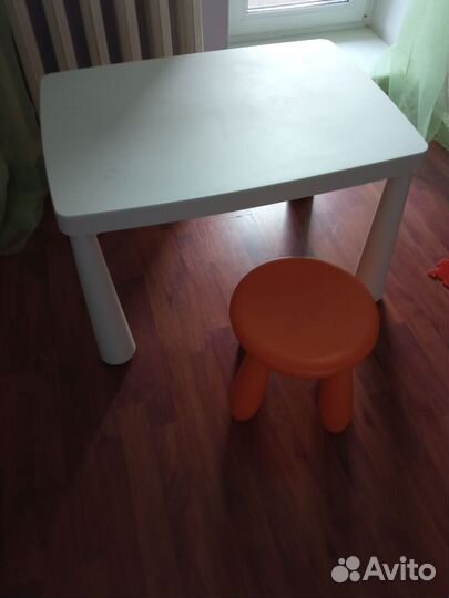 Столик и стульчик для детей