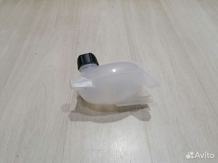 Бачок расширительный антифриза Nissan terrano D10