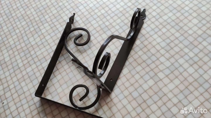 Уголки для полки