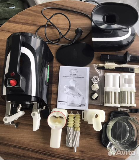 Соковыжималка шнековая Tribest Green Star Elite