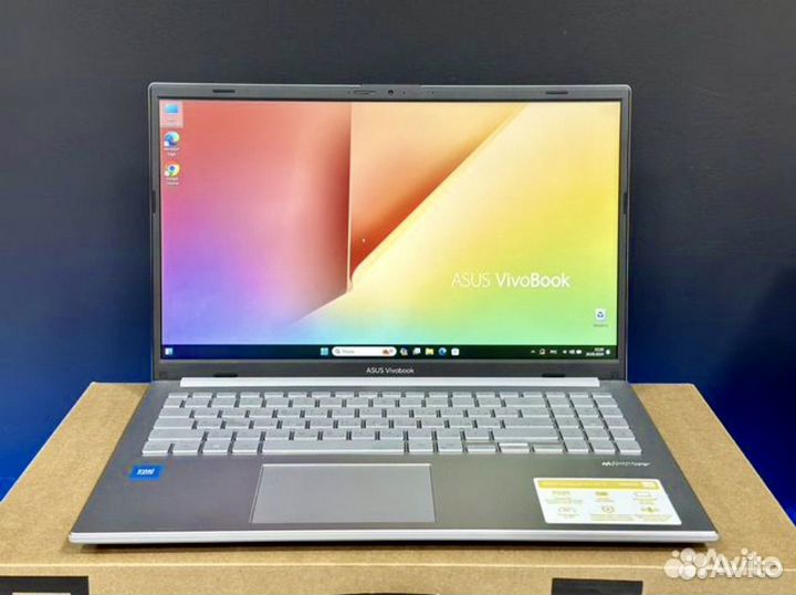 Новый Asus VivoBook 15.6 IPS 8G озу SSD256g