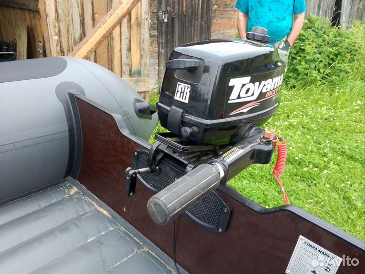 Продам лодку с мотором