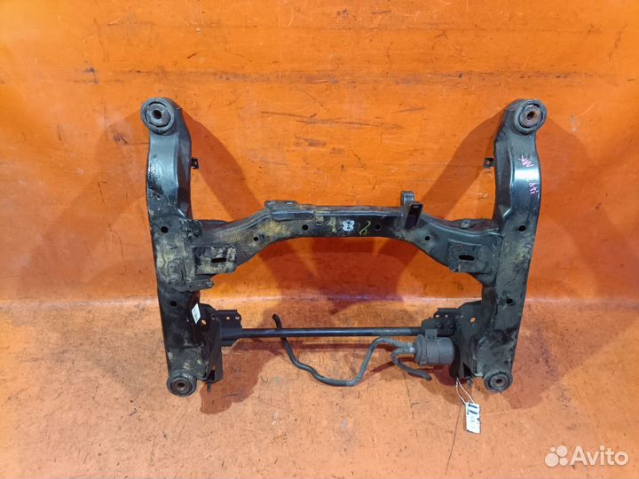 Подрамник передний Nissan Gloria HY34