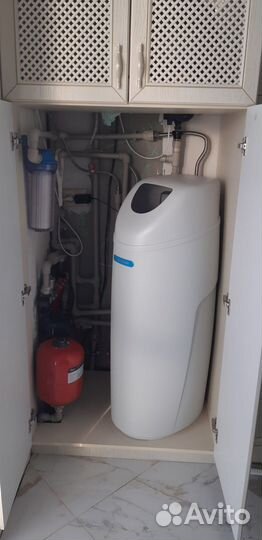 Система очистки воды. Фильтр кабинетного типа