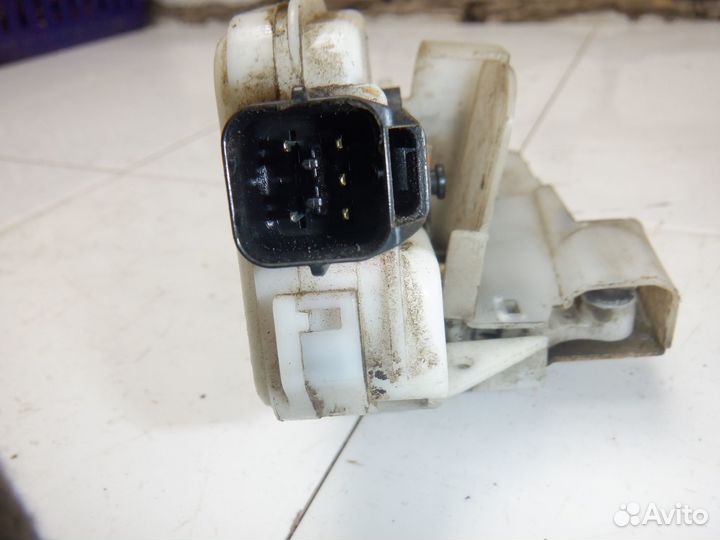 Замок двери передней левой Galant Aspire Legnum