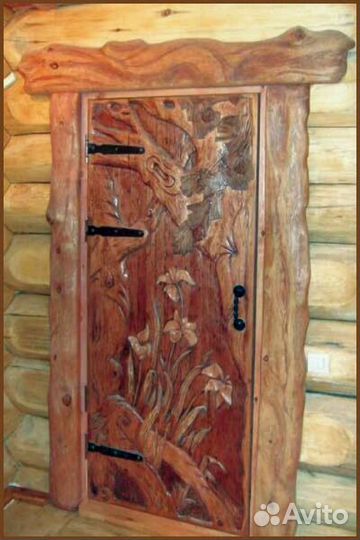 Дверь из дерева