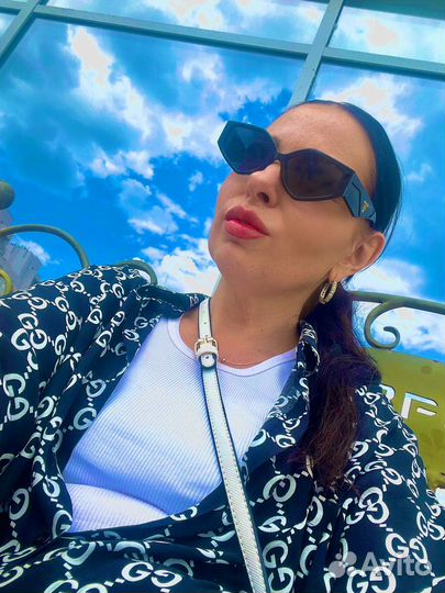 Солнцезащитные очки prada