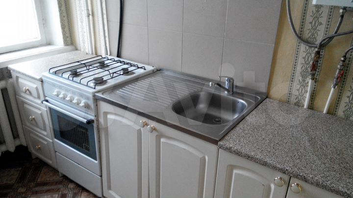 2-к. квартира, 46 м², 3/3 эт.