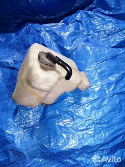 Расширительный бачок Toyota Camry sxv10 1995