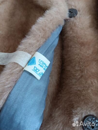 Искусственная шуба короткая бежевая