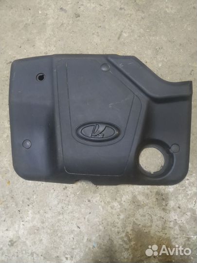 Крышка двигателя 8 кл.1.6 пластм. (плита