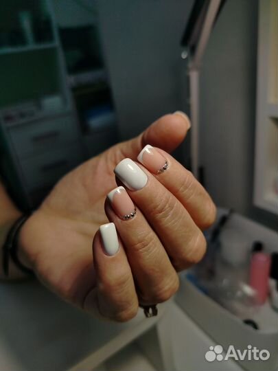 Маникюр и педикюр